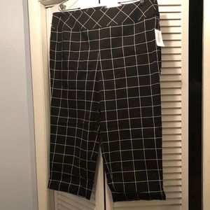 NWT Black and white checked capris